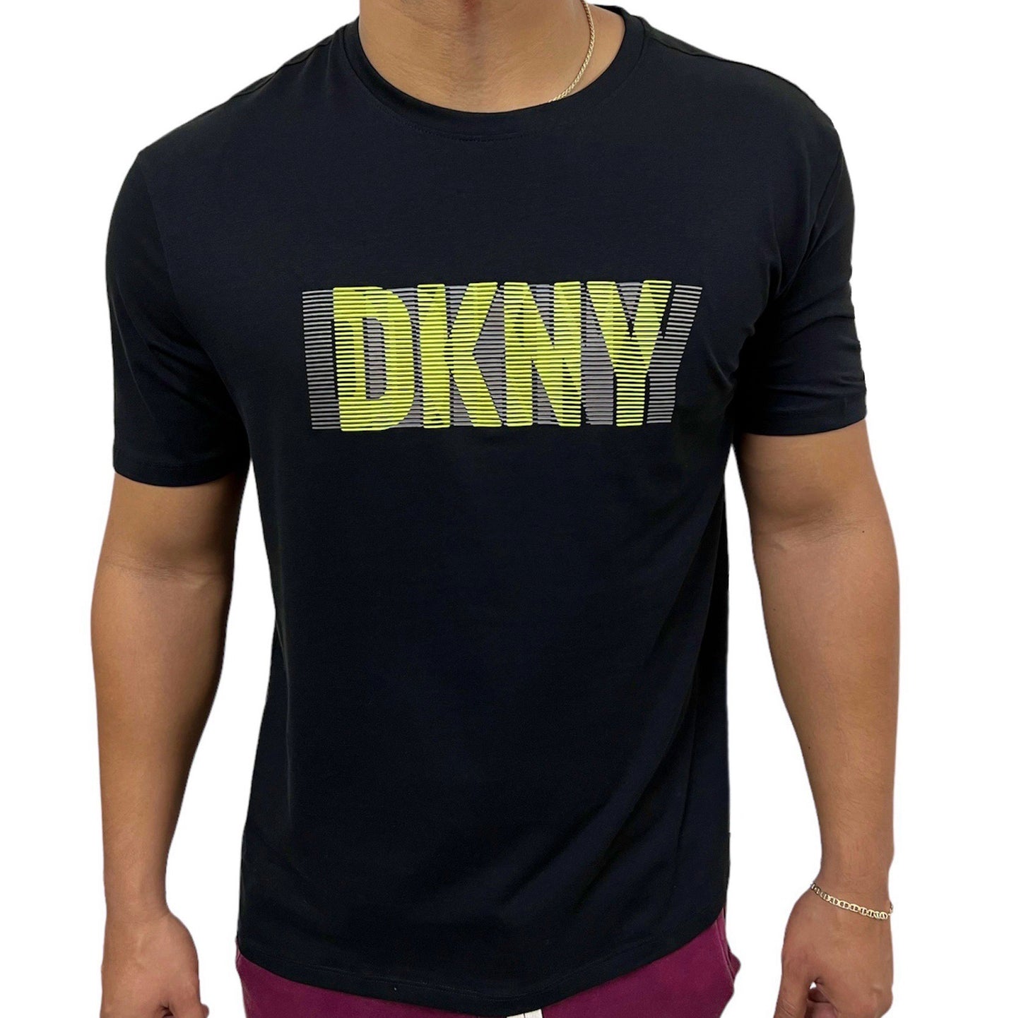 Camiseta DKNY Negra Logo Neón