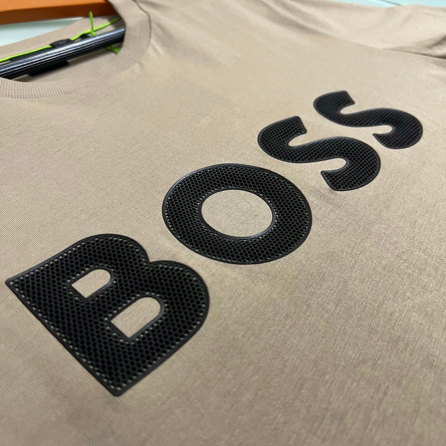 Camiseta BOSS Cafe Logo en Pecho