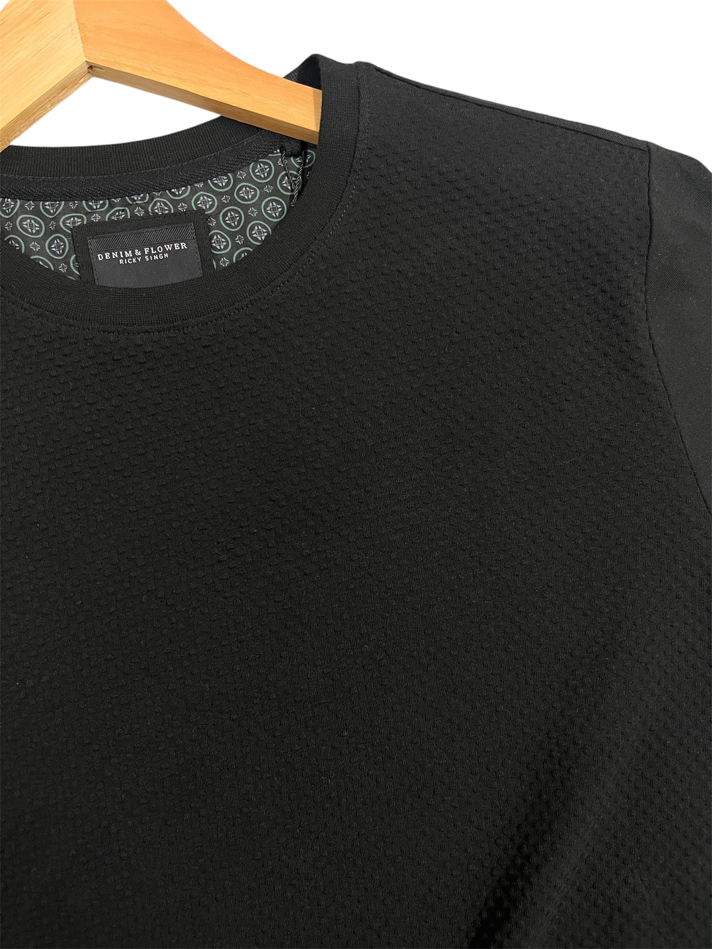 Camisa D&F Negra Texturizada