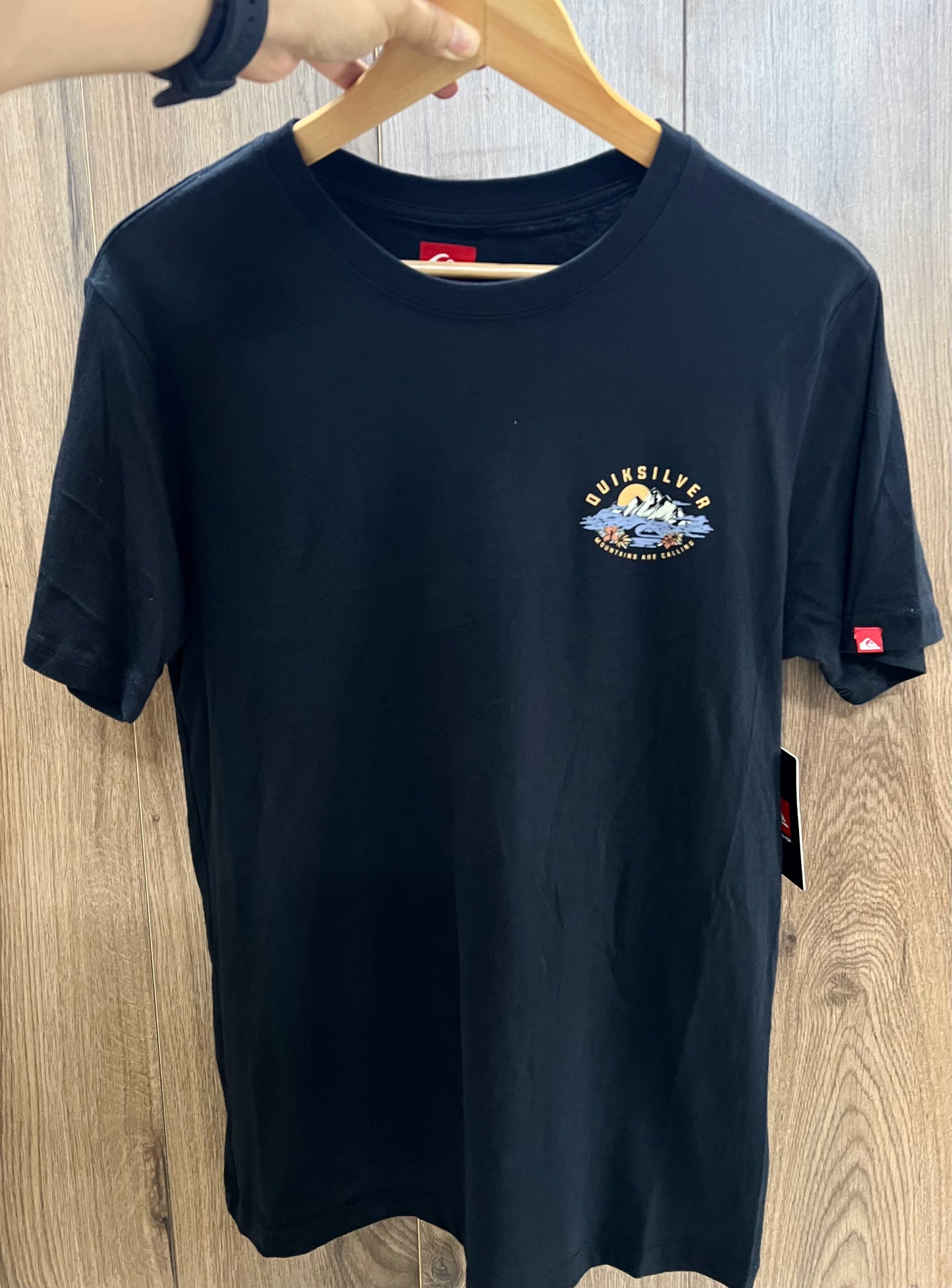 Camiseta Quiksilver Negra